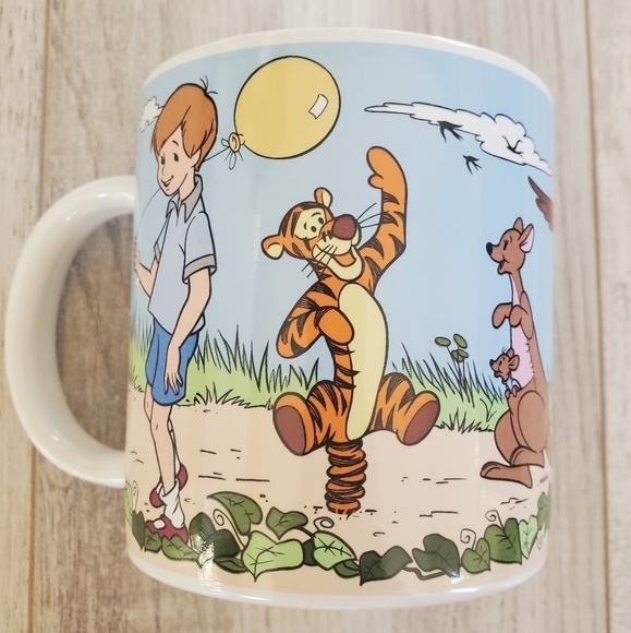 WINNIE the Pooh Mug - Picture 1 of 5